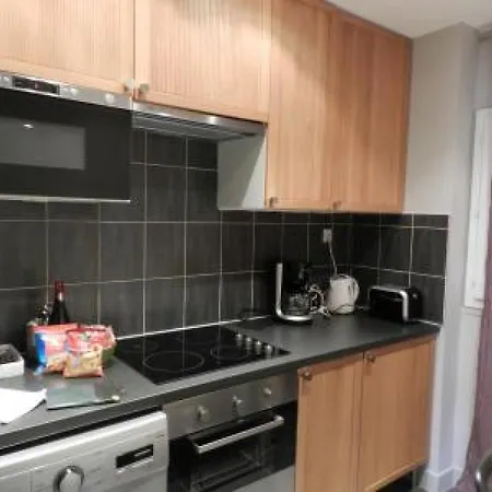 Modern Two Bedroom In The Center Of Cannes, Next To The Croisette And The Palais - 1455