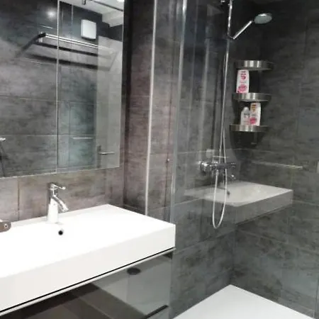 Modern Two Bedroom In The Center Of Cannes, Next To The Croisette And The Palais - 1455 Cannes