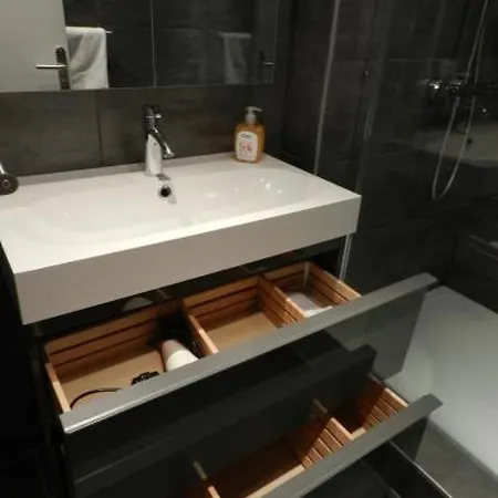 Modern Two Bedroom In The Center Of Cannes, Next To The Croisette And The Palais - 1455 Cannes